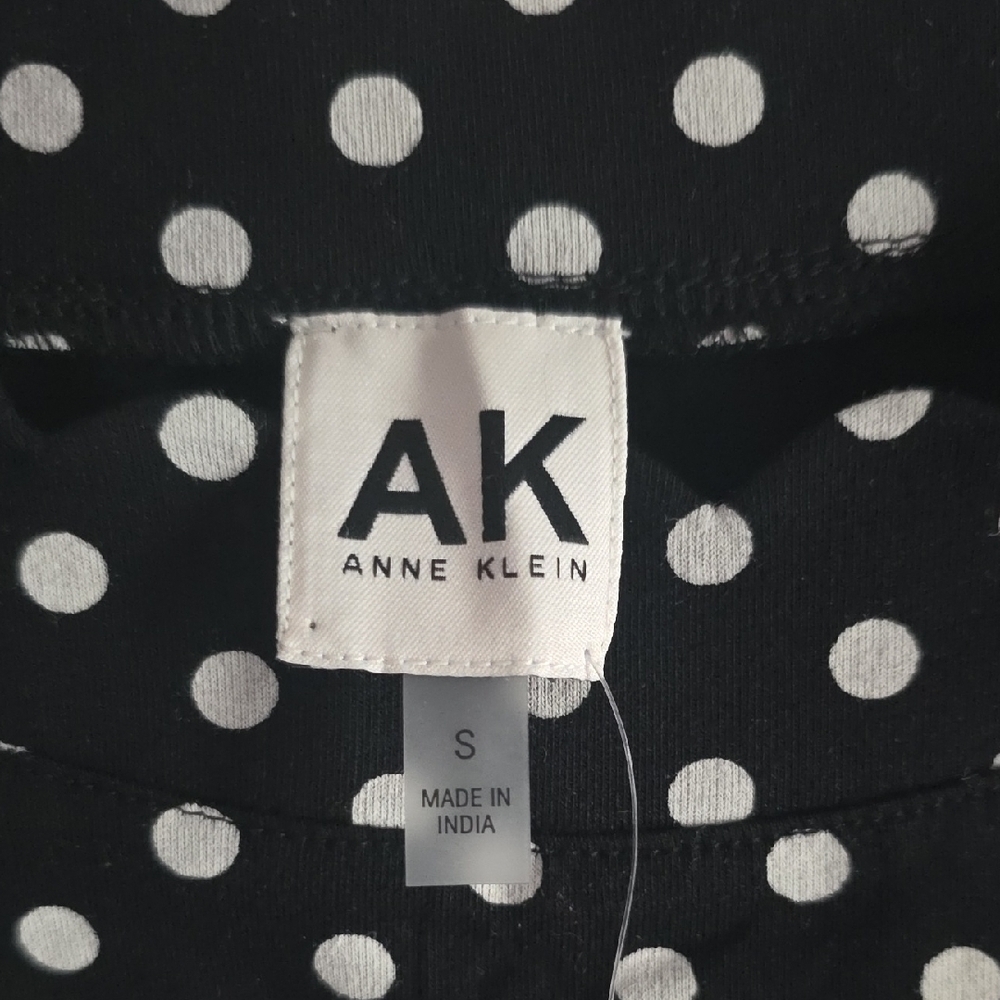 Anne Klein Black and White Polka Dot Short Sleeve Top, NWT, Size Small. - Picture 4 of 11